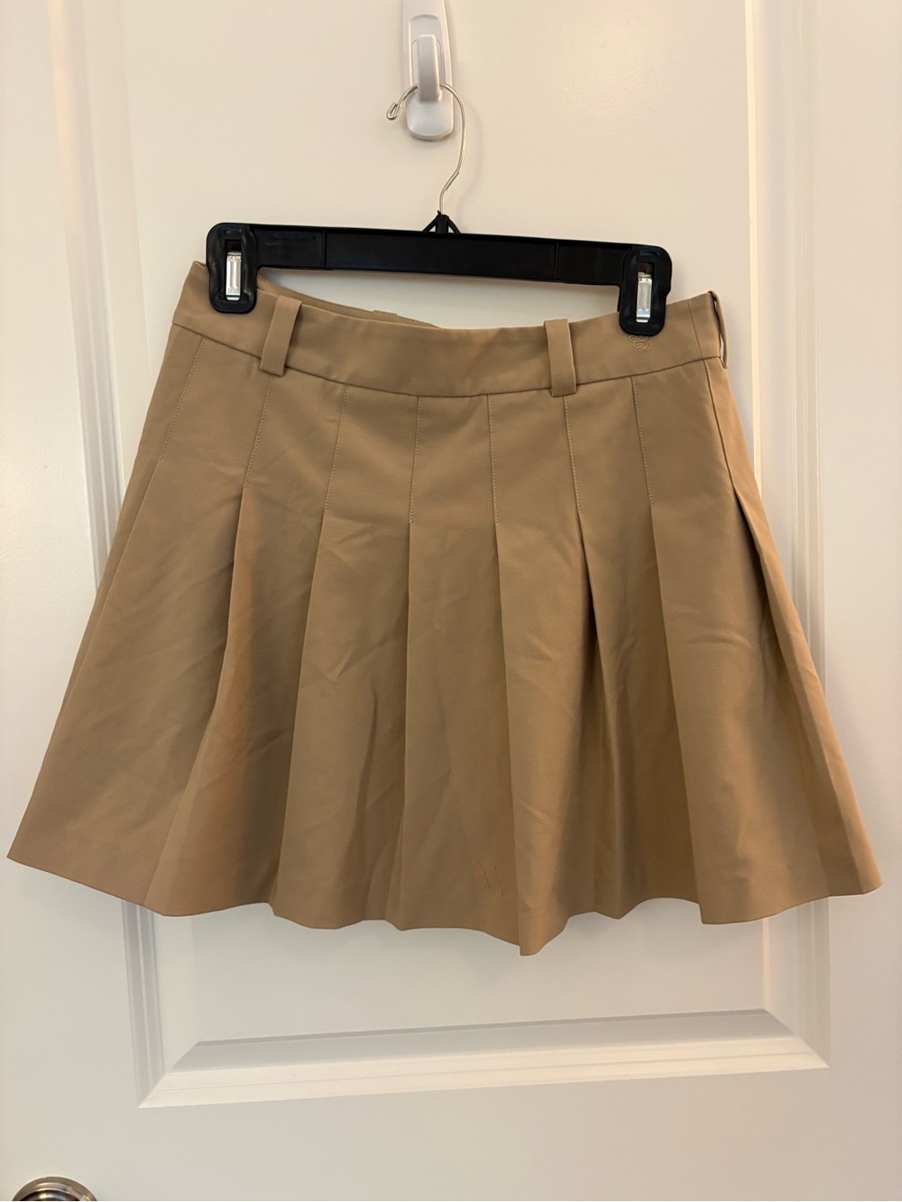 Aritzia Sunday Best Tan Pleated Skirt